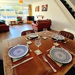 Дом отдыха House Near Moors, 10 Minutes Walk To High Street Гисборо