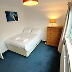 House Near Moors, 10 Minutes Walk To High Street *