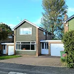 House Near Moors, 10 Minutes Walk To High Street Guisborough