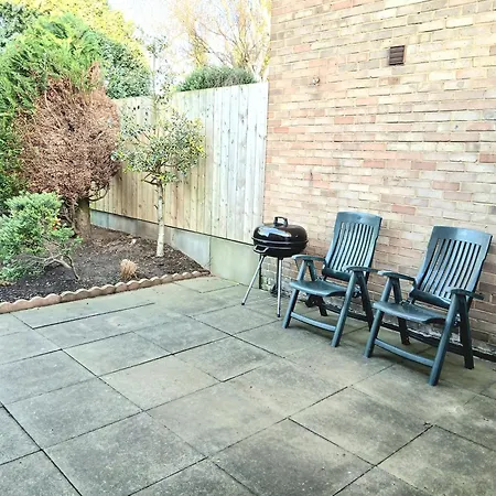 House Near Moors, 10 Minutes Walk To High Street